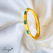 Gold Emerald Bangle - ANYX - Bracelet